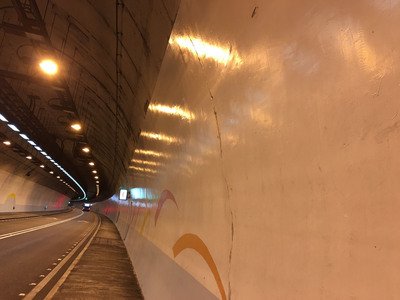 Бюро скоростных автострад гарантирует безопасность туннеля Сюэшань