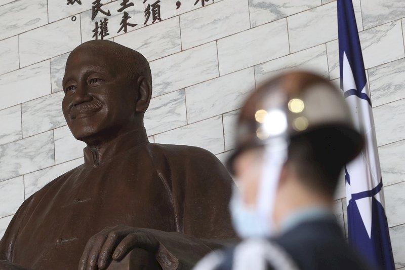 Ковидные хроники и судьба статуи Чан Кай-ши