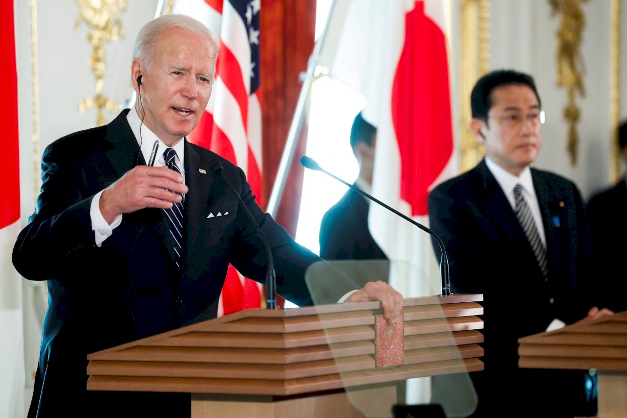 Президент США пообещал Тайваню военную защиту в случае нападения Китая