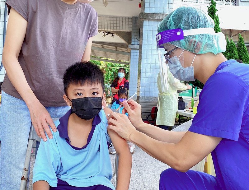 Вакцина Pfizer для детей от 6 месяцев до 4 лет получила разрешение на экстренное применение на Тайване