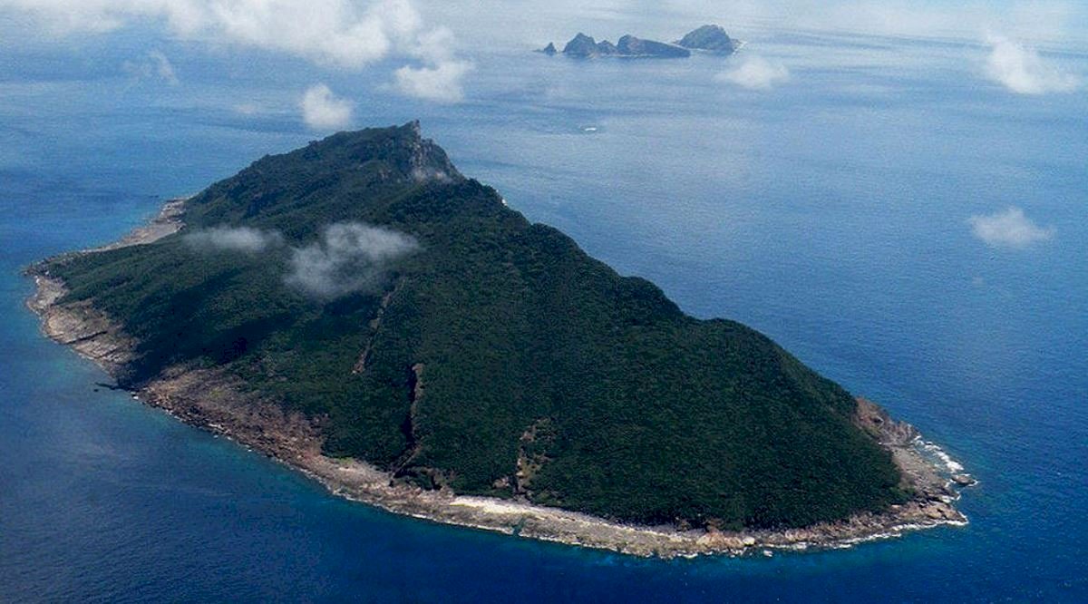 Тайвань будет наблюдать за действиями китайских и российских военных судов в районе спорных островов