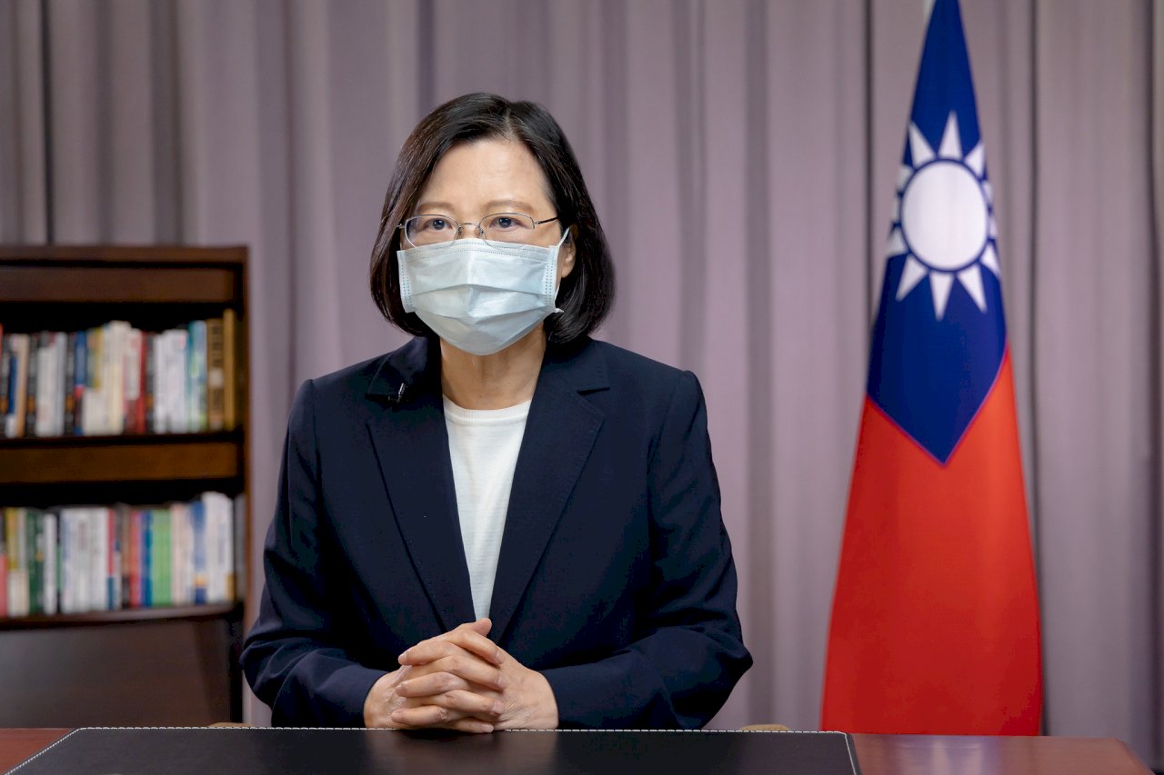 Президент Тайваня призвала Китай проявить сдержанность