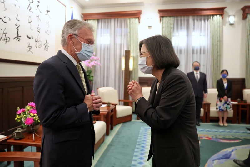 Президент Тайваня встретилась с делегацией Центра за американский прогресс